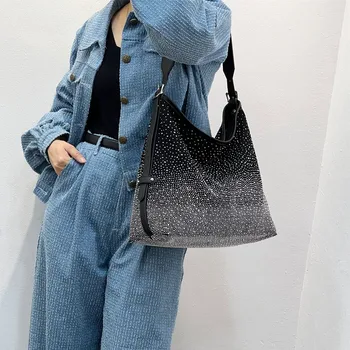 Луксозен дизайнерски постепенно Диамант чанта женски Нова Светлина на разкошен Диамант-поставяне на един кръст на тялото чанта за рамо чанта